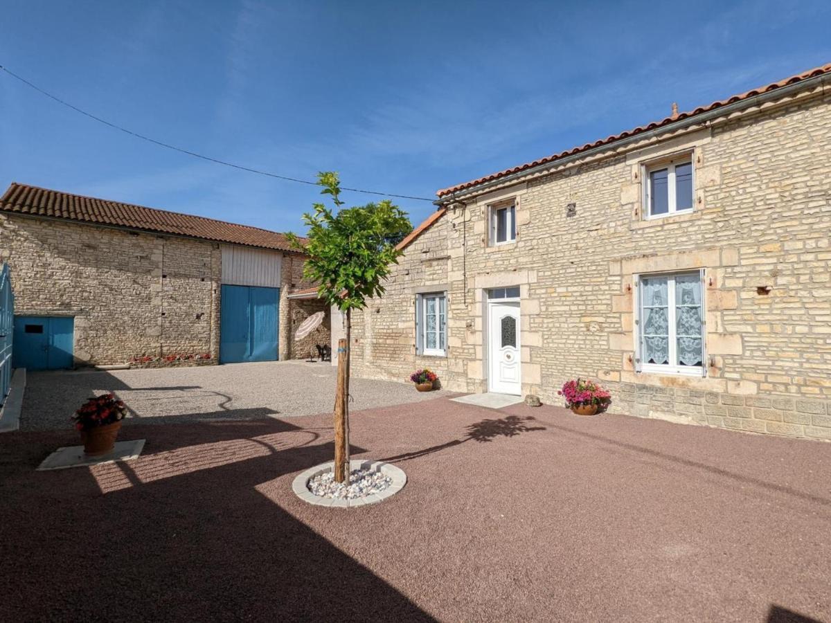 Maison Lumineuse Avec Cour Privative, Proche Sites Culturels, Tout Confort, Equipe Bebe, Wifi Inclus - Fr-1-653-98 Puyreaux Eksteriør billede